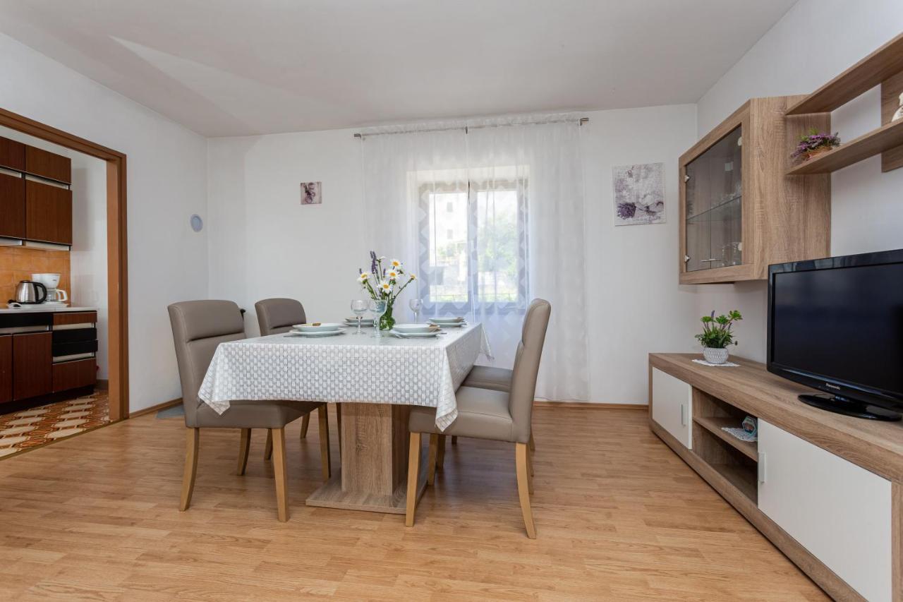 Apartment Mira Silo-Krk Exterior photo