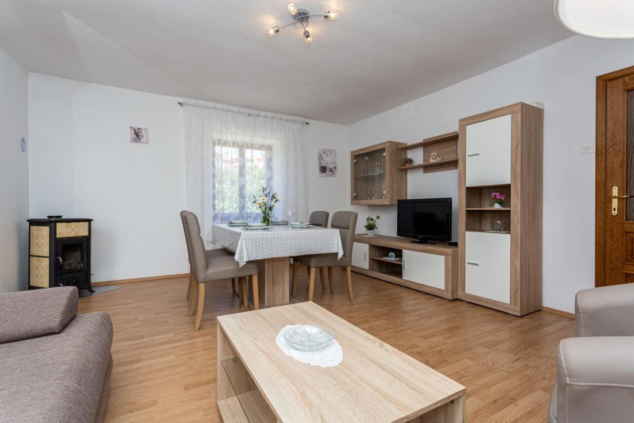 Apartment Mira Silo-Krk Exterior photo